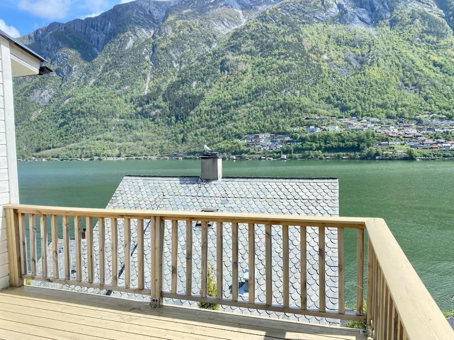 オッダ Fjordside Panorama House Trolltungaヴィラ エクステリア 写真