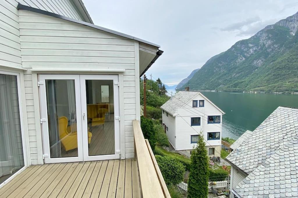 オッダ Fjordside Panorama House Trolltungaヴィラ エクステリア 写真